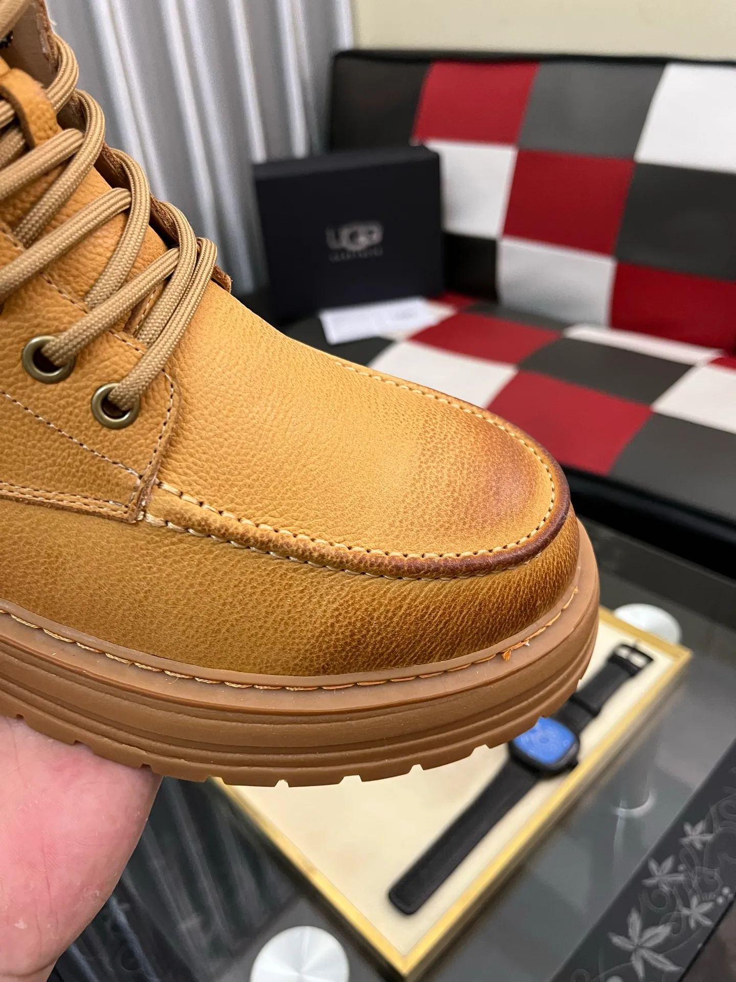 Men's Men's Shoes 💰660⌚️⌚️New UGG fur-integrated men's simple and fashionable snow shoes. The most worth buying at the end of this year are warm casual shoes. Whether you are out and about at home, their comfortable and warm performance will be your most suitable fashion companion! The material is cowhide upper and imported wool is used inside. Two layers of cowhide for warmth and comfort! The eva+ rubber patch outsole is cushioned, wear-resistant, and has good elasticity. It is light and wear-resistant, comfortable and soft, and the new simple cut is more fashionable. It has both practicality and fashion sense, so you no longer have to worry about how to match it in winter, while still maintaining fashionable taste. High-quality genuine wool produced in Dongguan. The material depends on the details! Size: 38-39-40-41-42-43-44-45